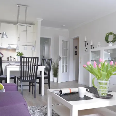 Auster Apartment *